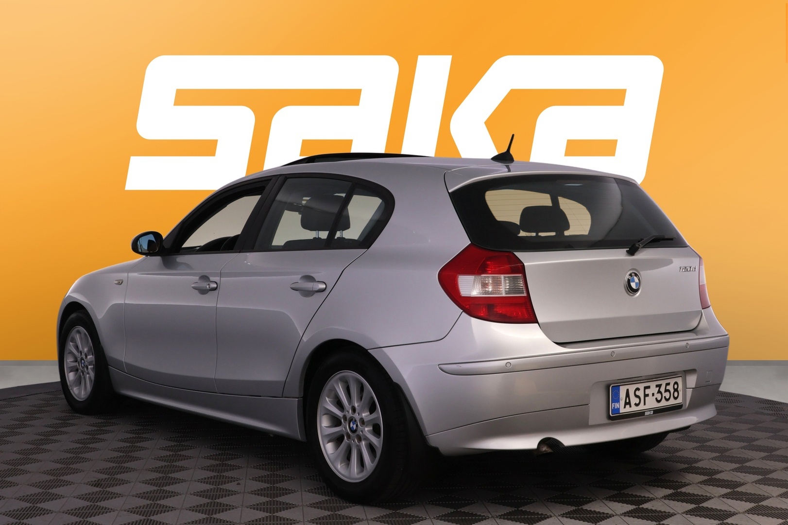 BMW 120 2004