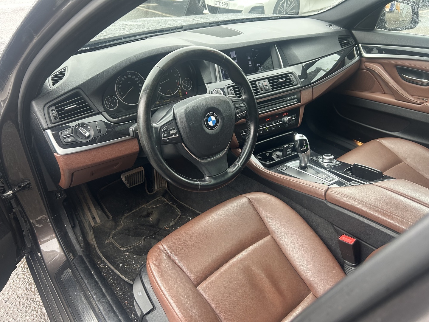 BMW 523 2010