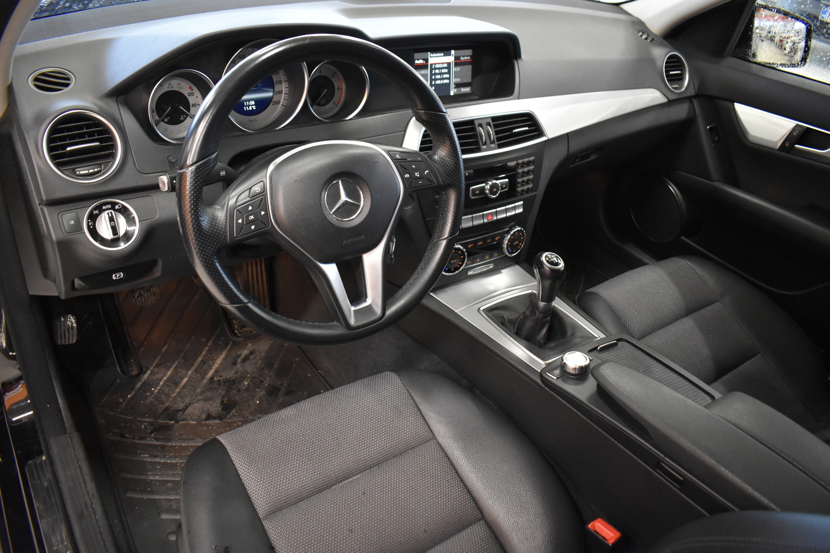 MERCEDES-BENZ C 2012