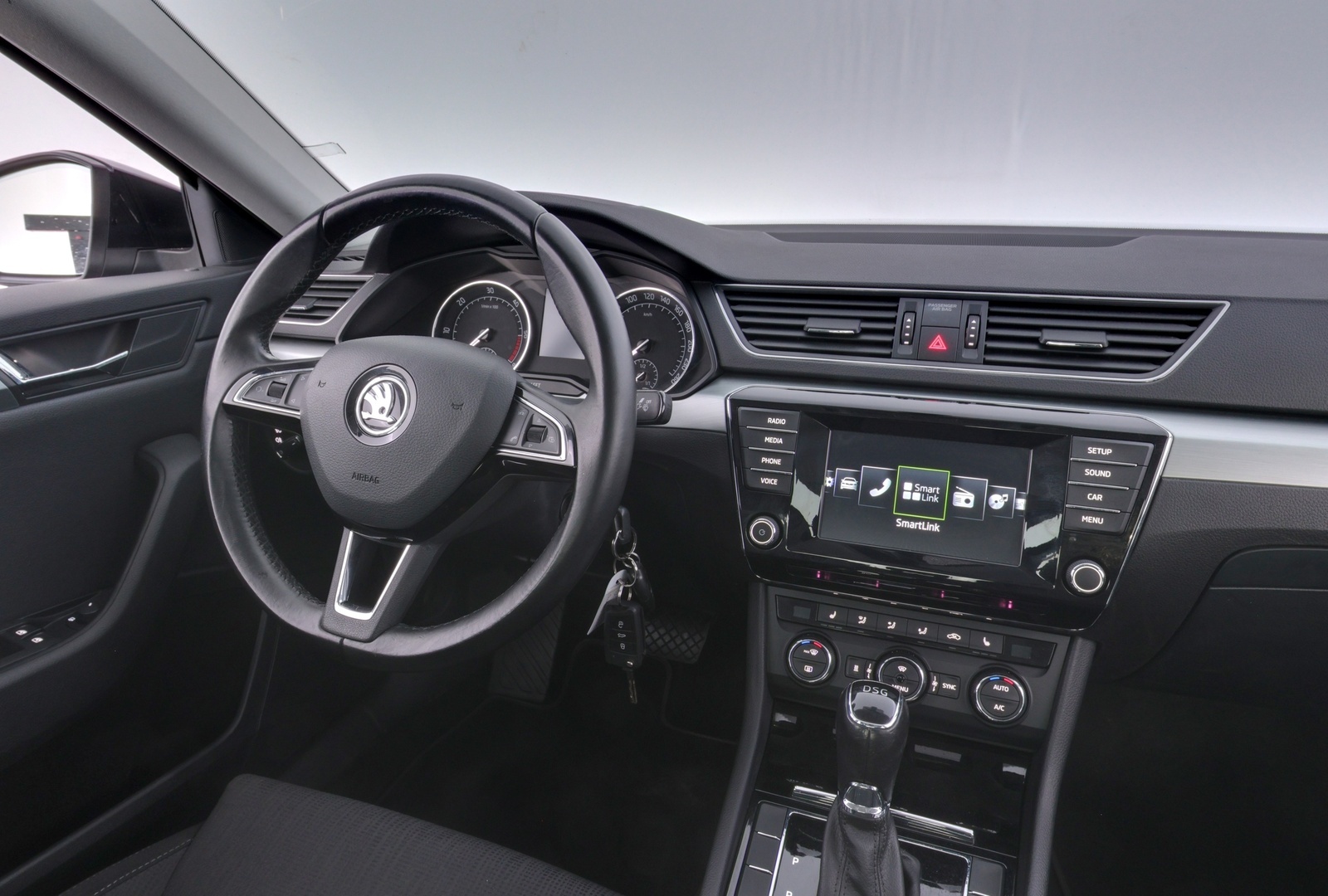 SKODA Superb 2016