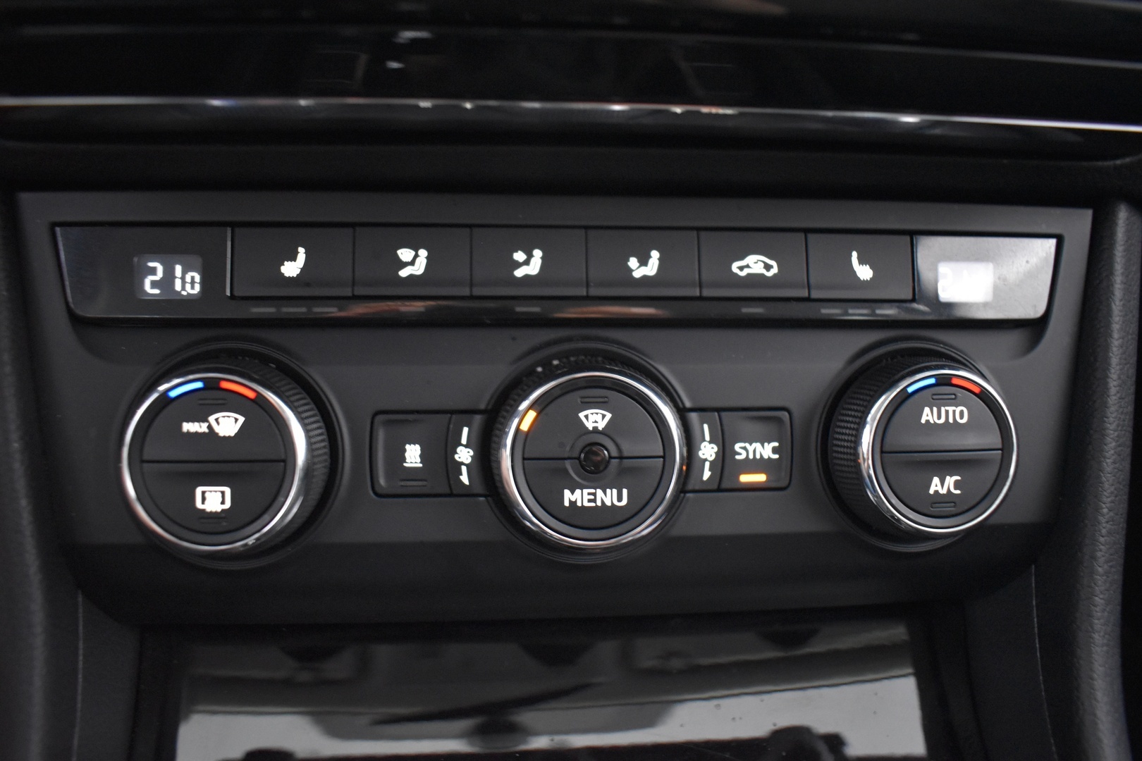 SKODA Superb 2016