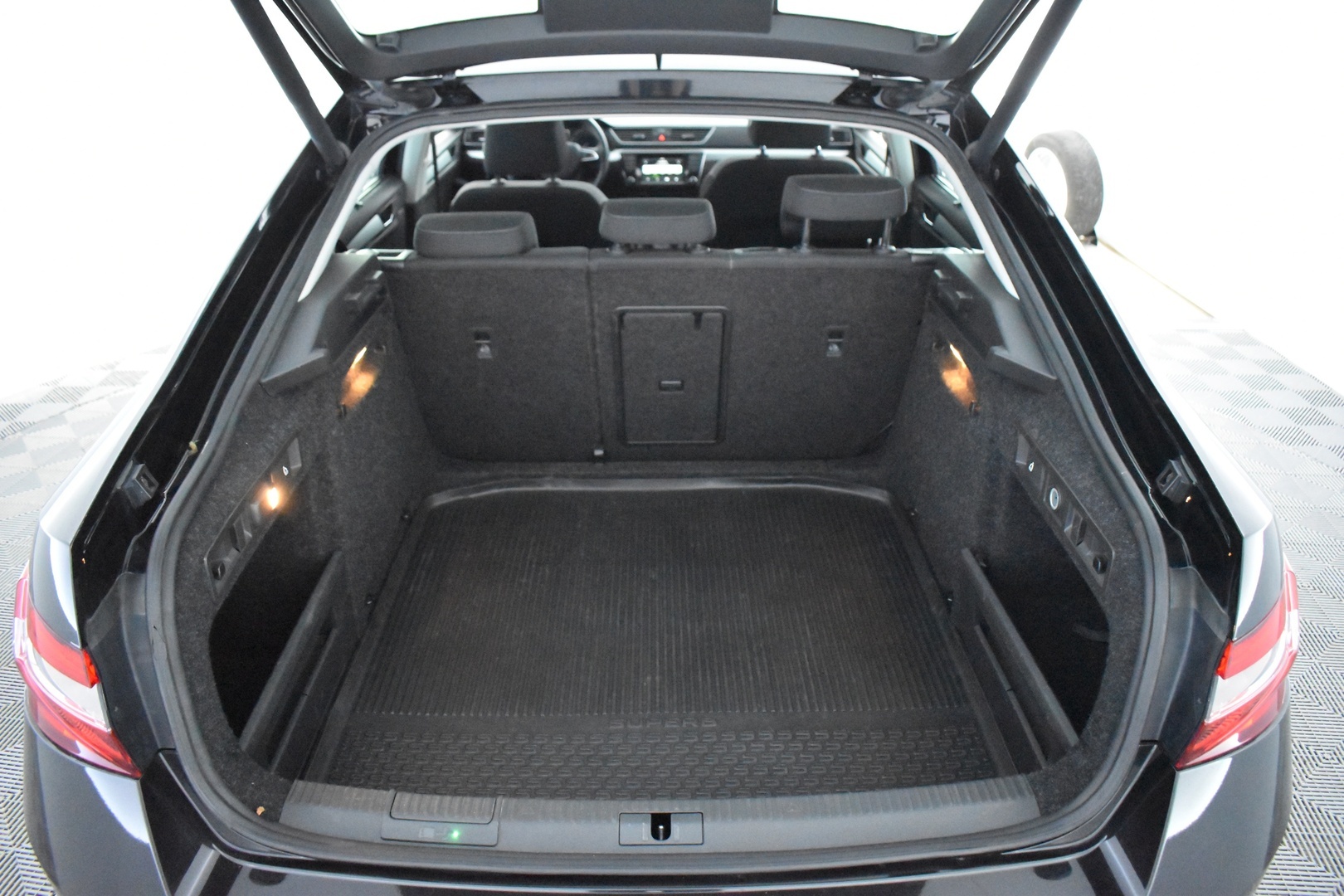 SKODA Superb 2016