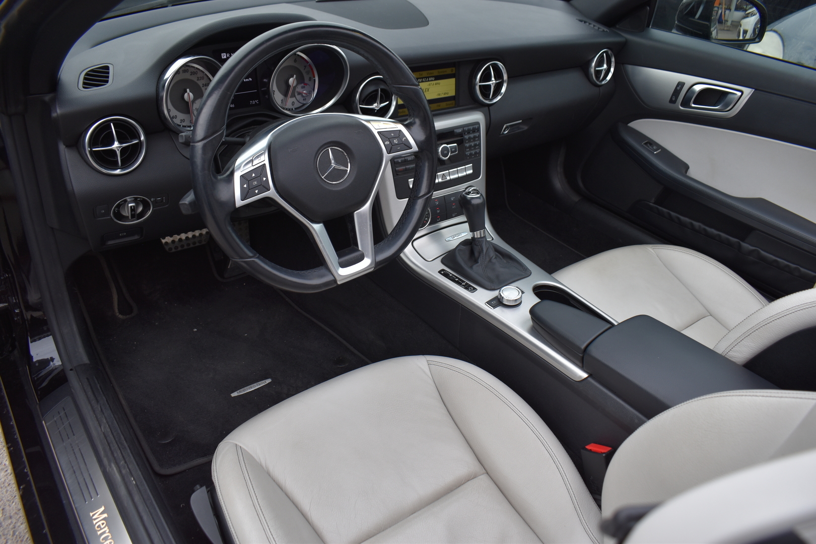 MERCEDES-BENZ SLK 2012