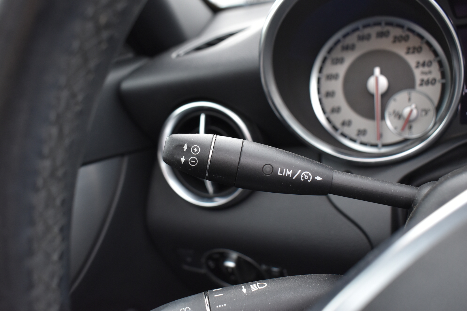 MERCEDES-BENZ SLK 2012