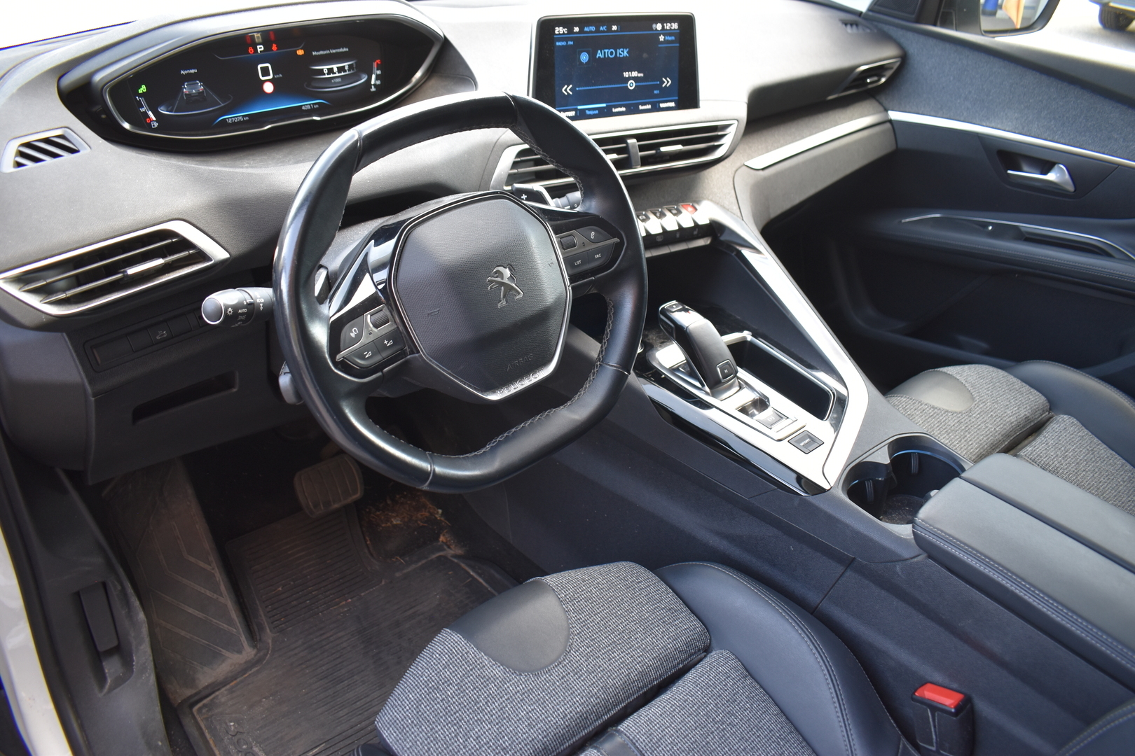 PEUGEOT 3008 2019