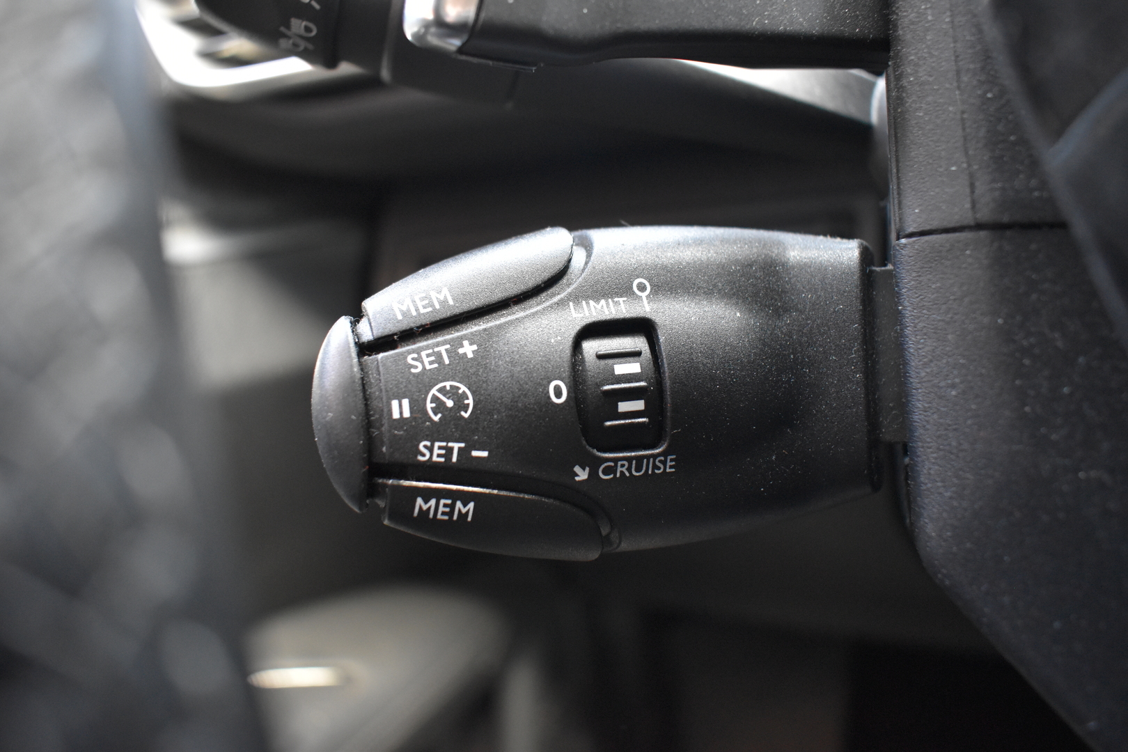 PEUGEOT 3008 2019