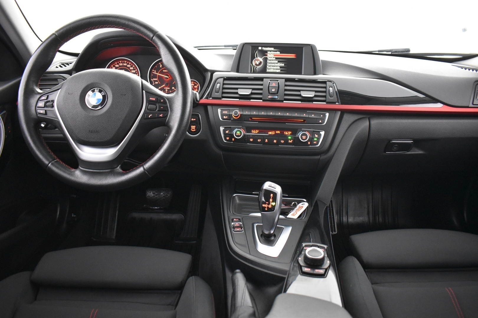 BMW 318 2015