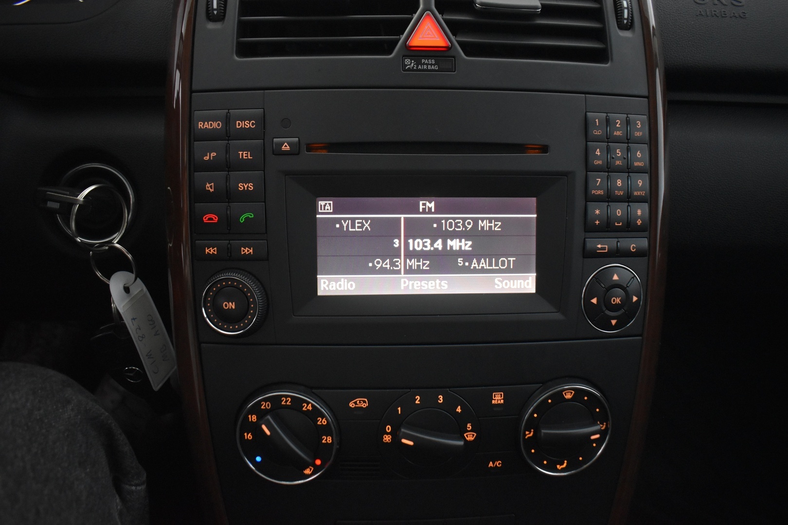 MERCEDES-BENZ A 2012