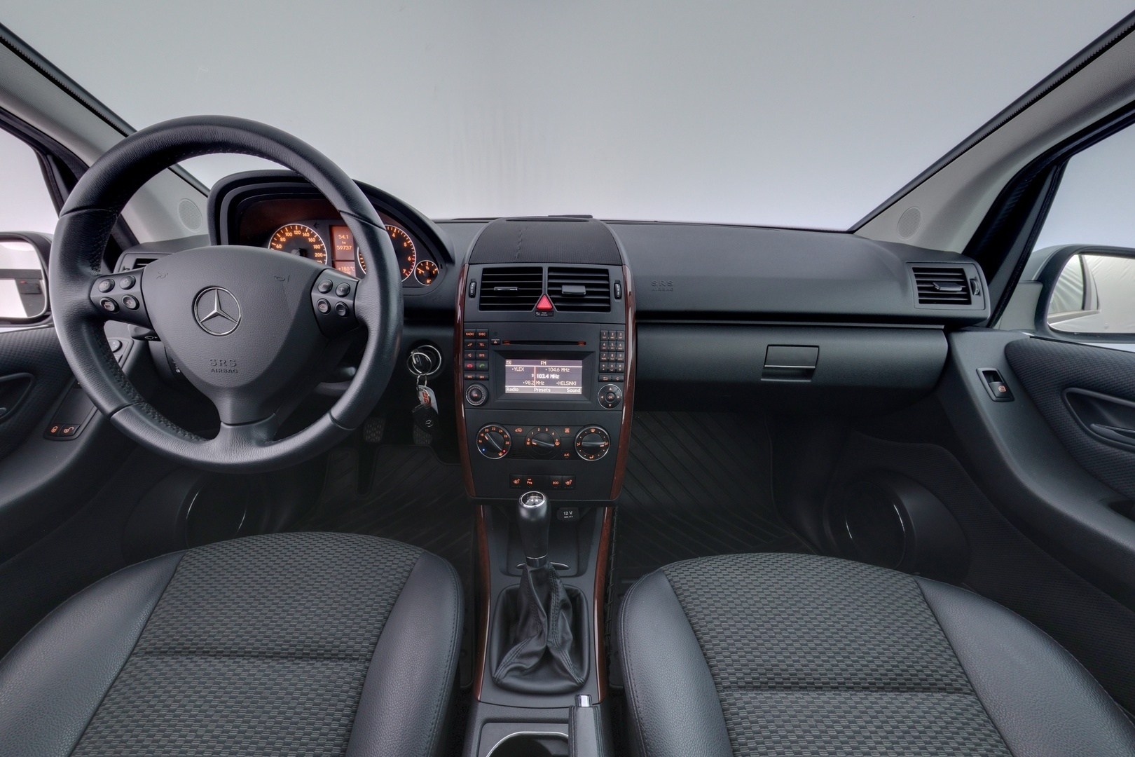 MERCEDES-BENZ A 2012