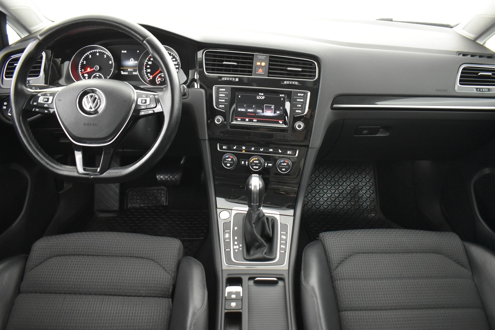 VOLKSWAGEN Golf 2014