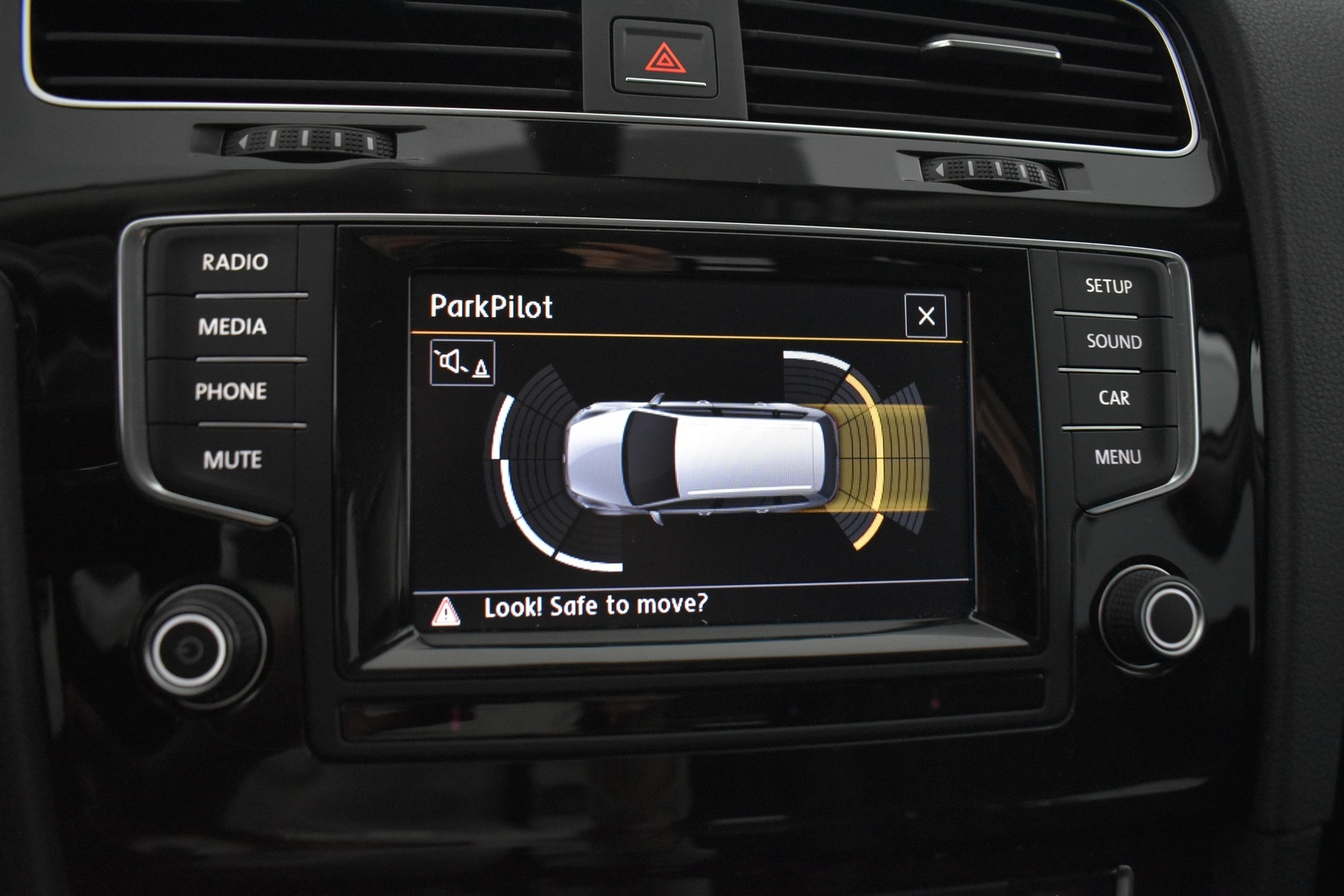 VOLKSWAGEN Golf 2014