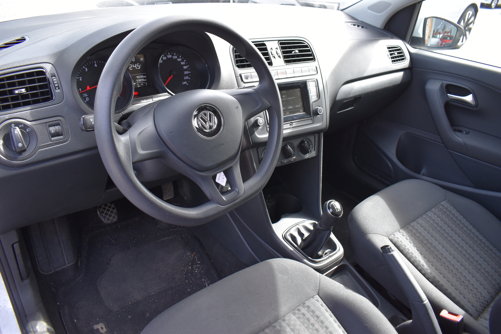 VOLKSWAGEN Polo 2017