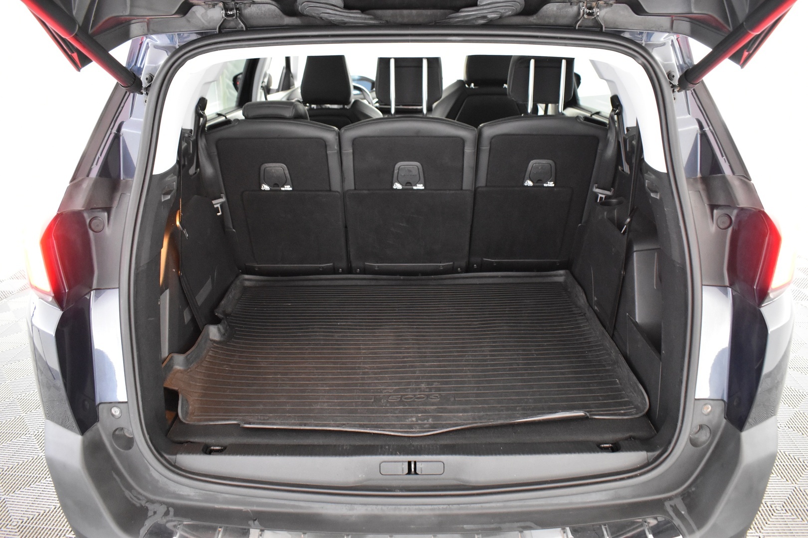 PEUGEOT 5008 2019