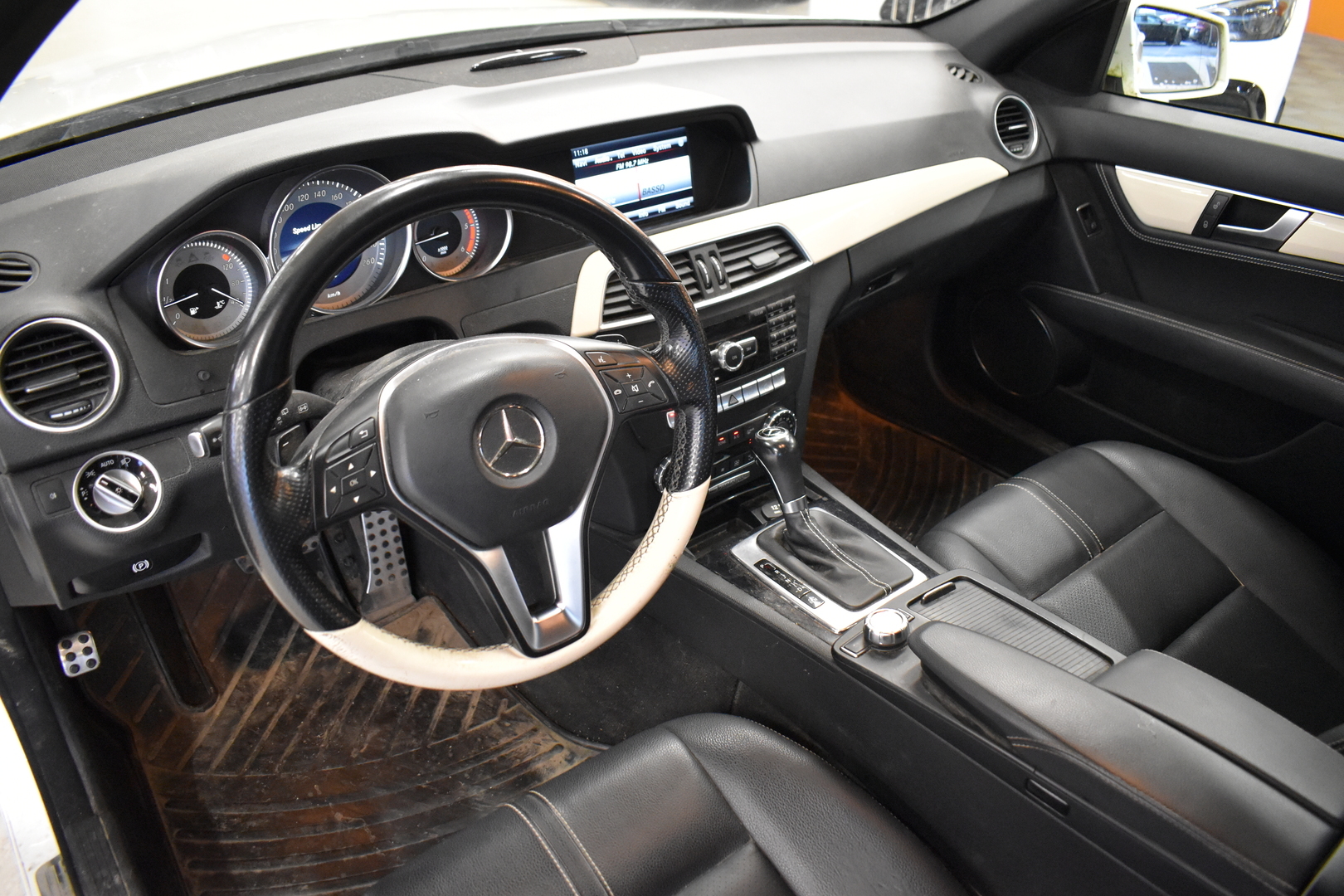 MERCEDES-BENZ C 2012