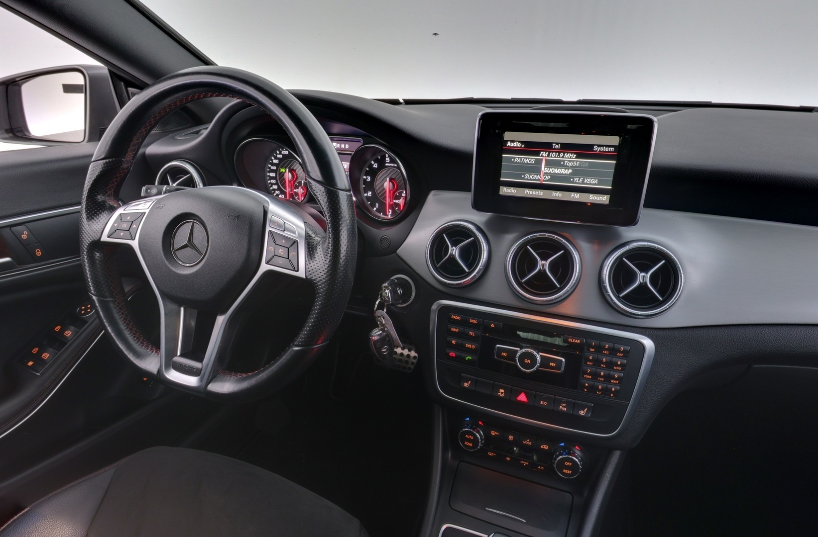 MERCEDES-BENZ CLA 45 AMG 2014