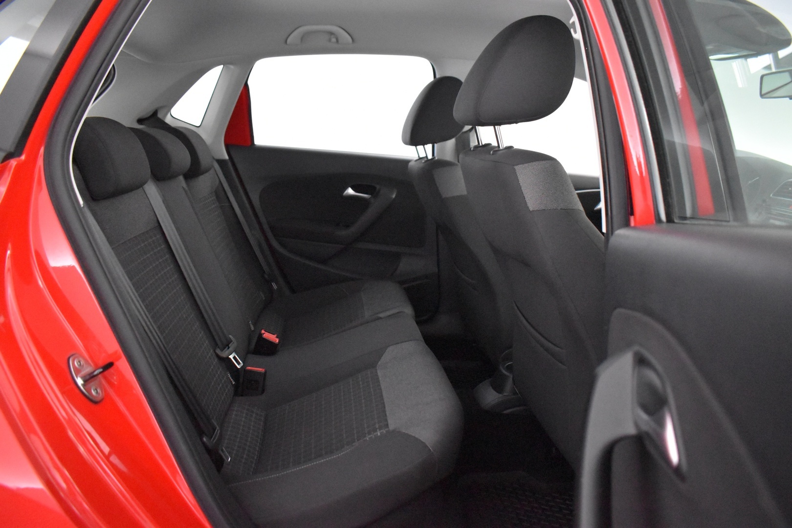 VOLKSWAGEN Polo 2015