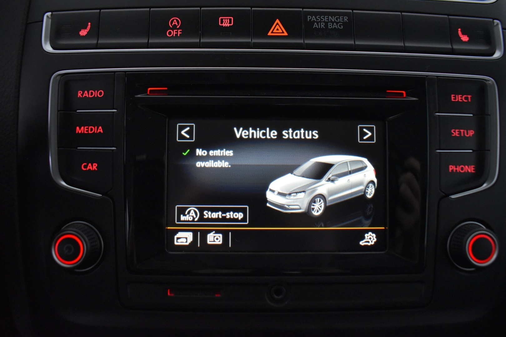 VOLKSWAGEN Polo 2015