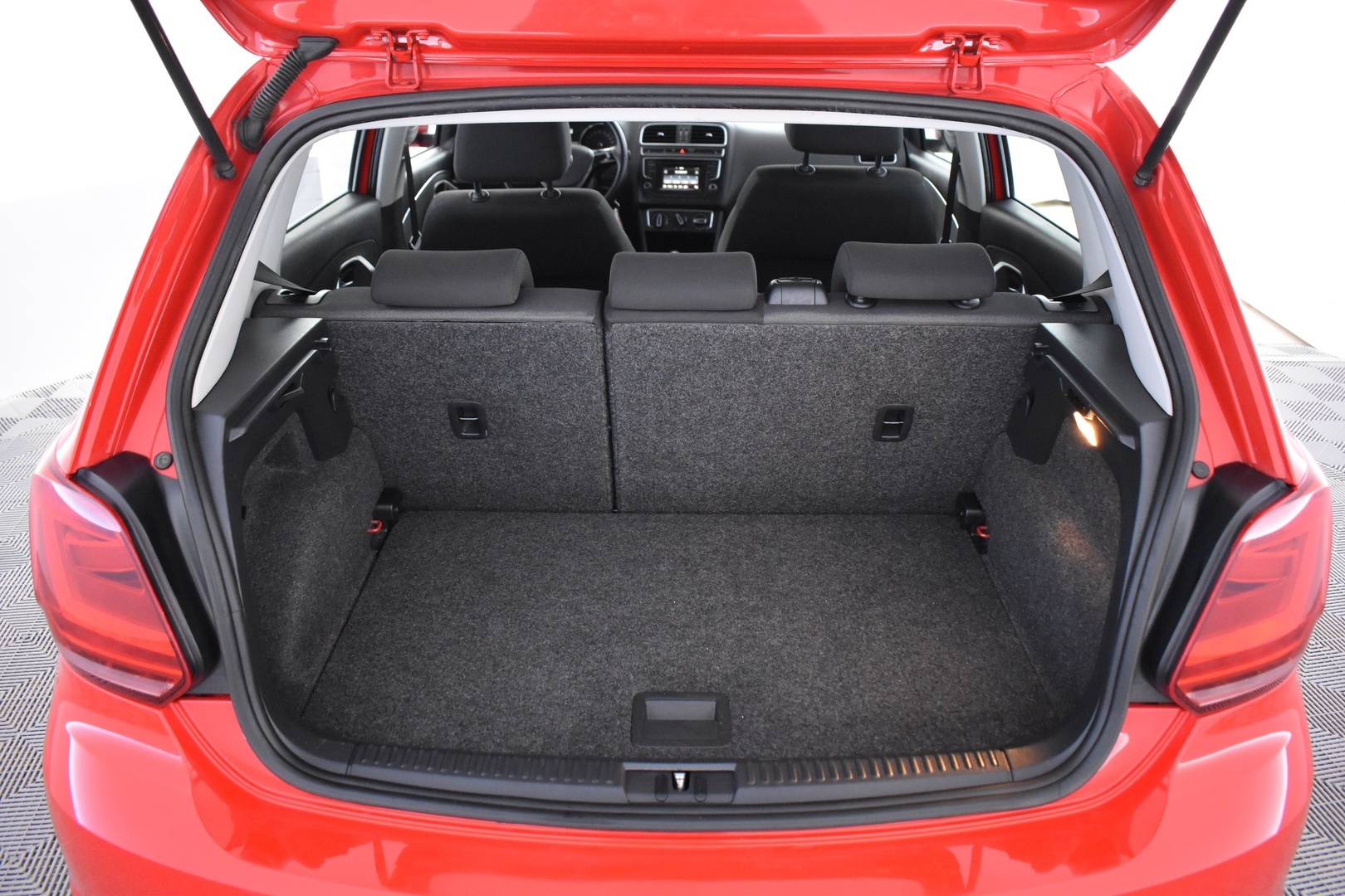 VOLKSWAGEN Polo 2015
