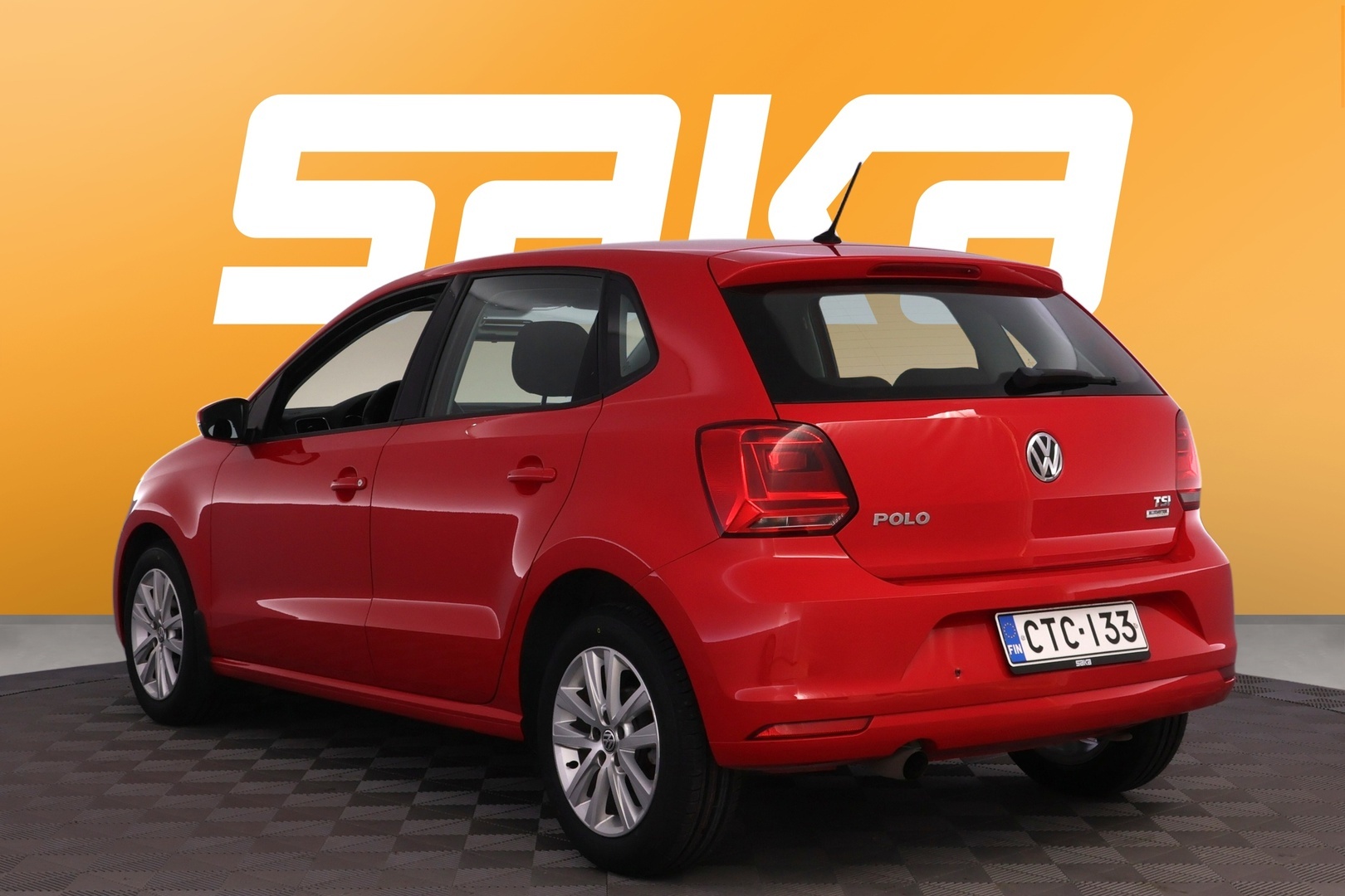 VOLKSWAGEN Polo 2015