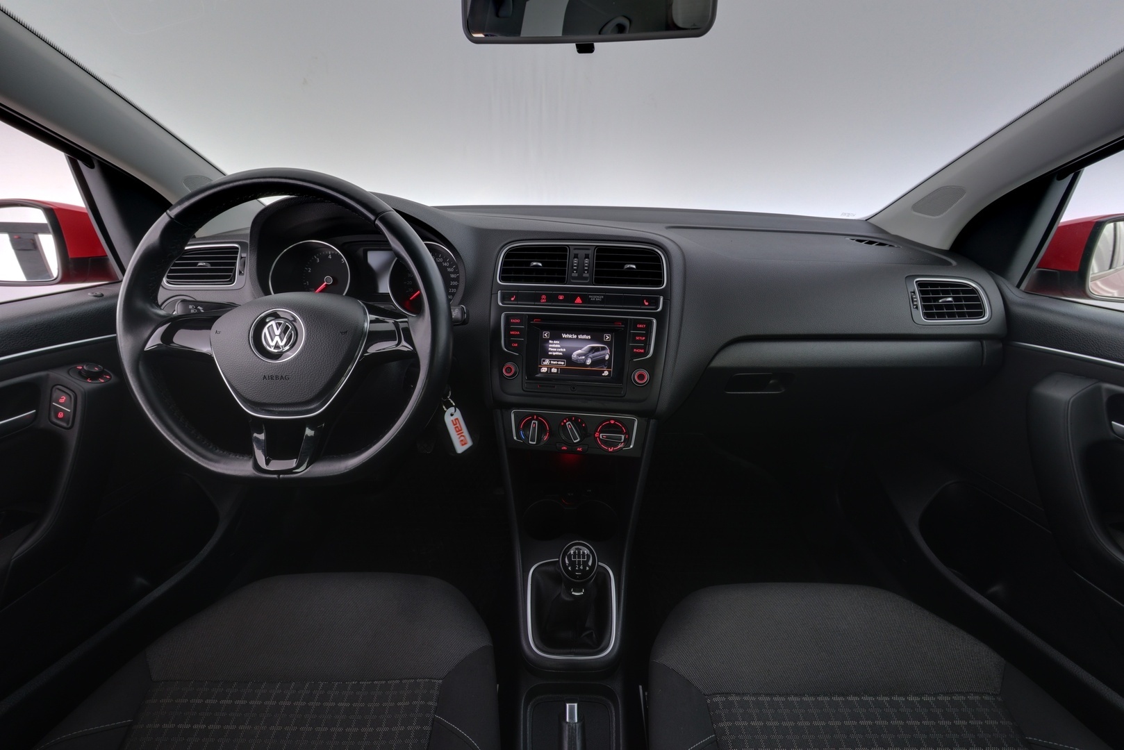 VOLKSWAGEN Polo 2015