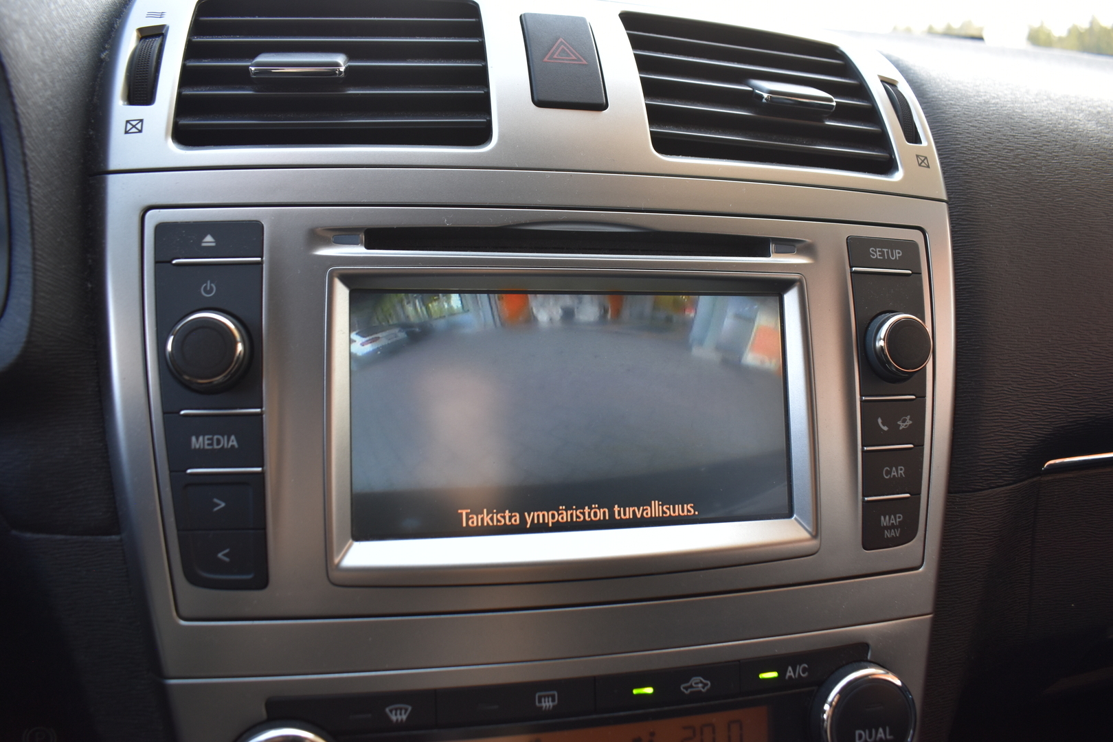 TOYOTA Avensis 2015