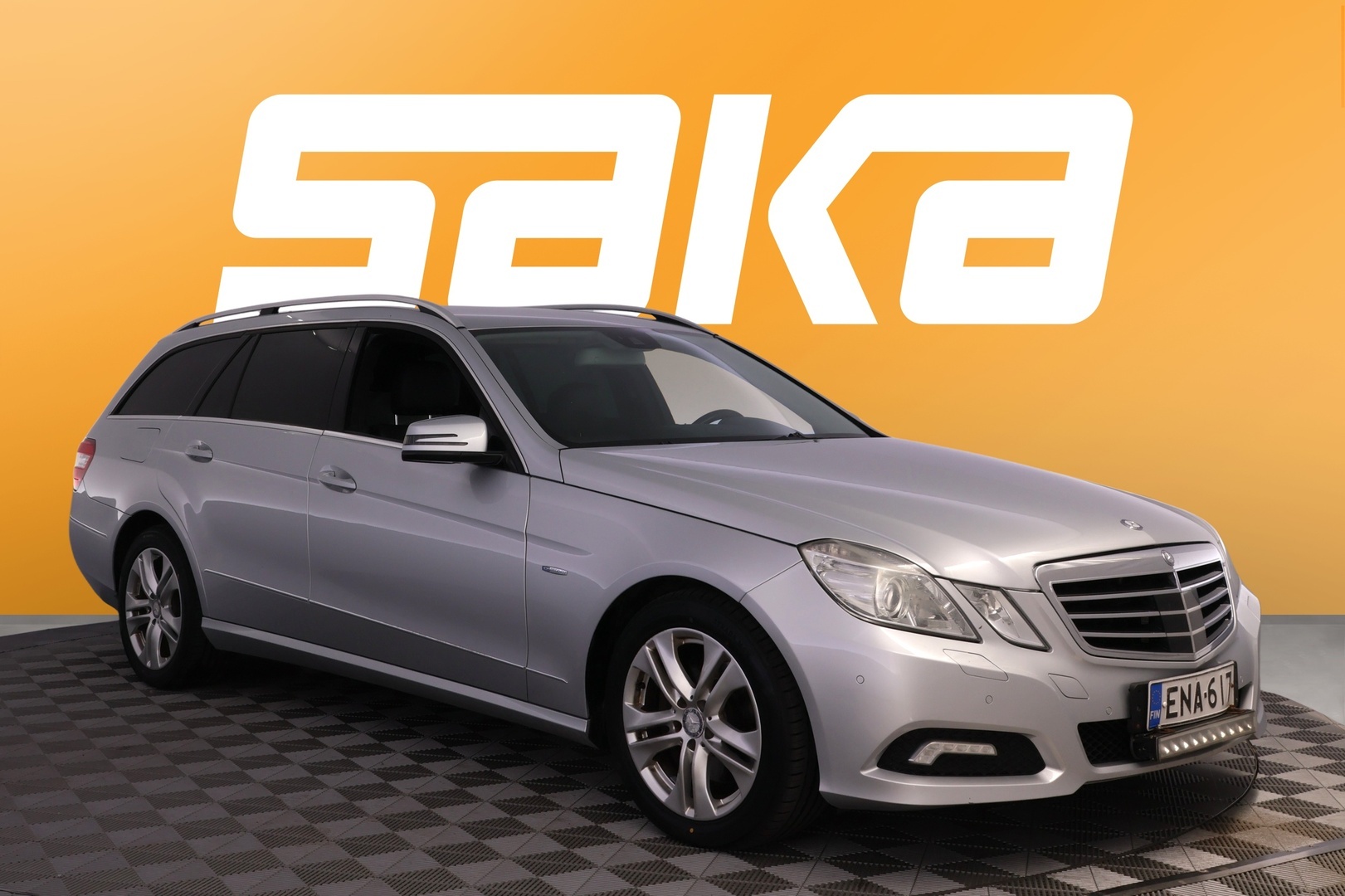 MERCEDES-BENZ E 2010