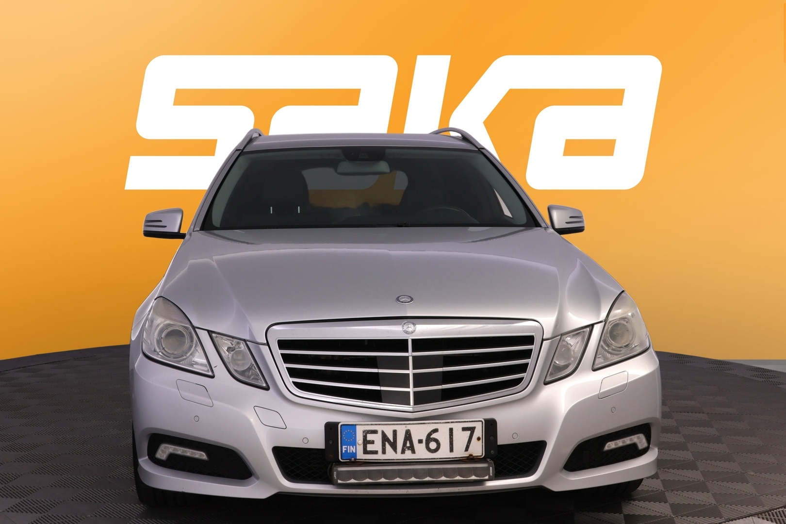 MERCEDES-BENZ E 2010