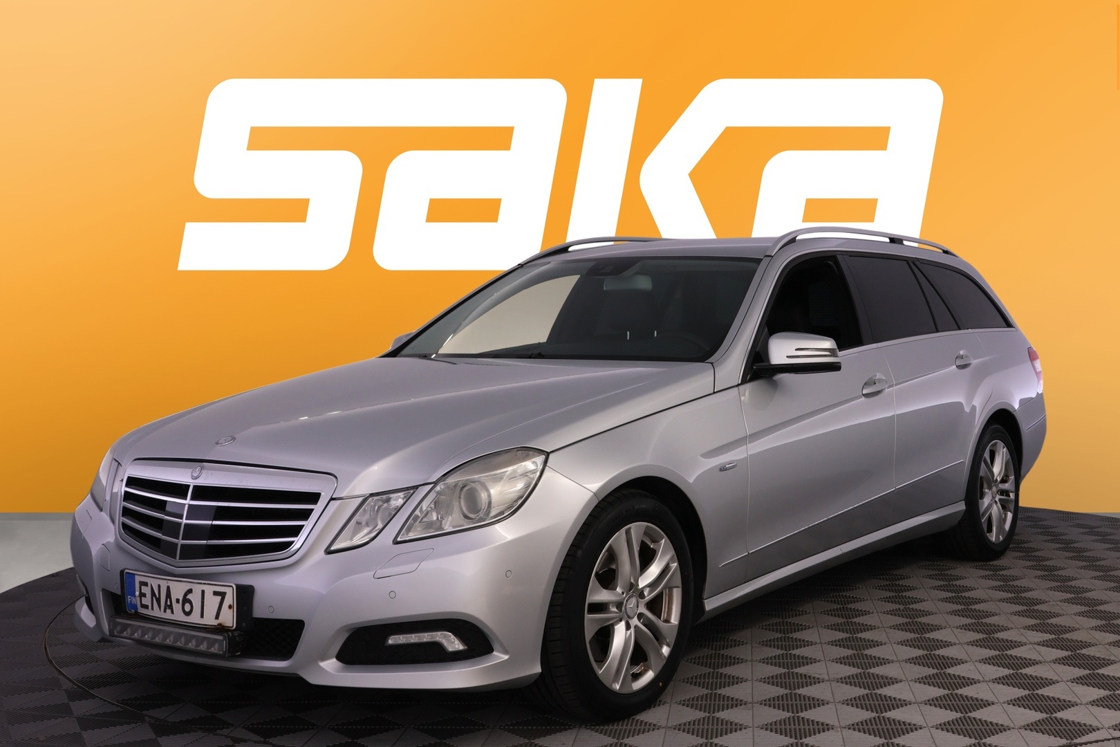 MERCEDES-BENZ E 2010