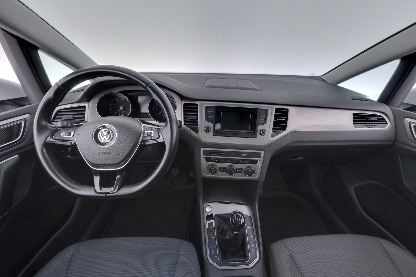VOLKSWAGEN Golf Sportsvan 2015