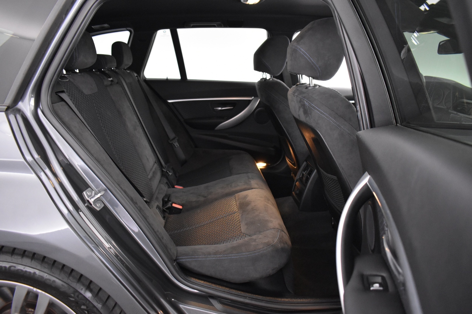 BMW 330 2016