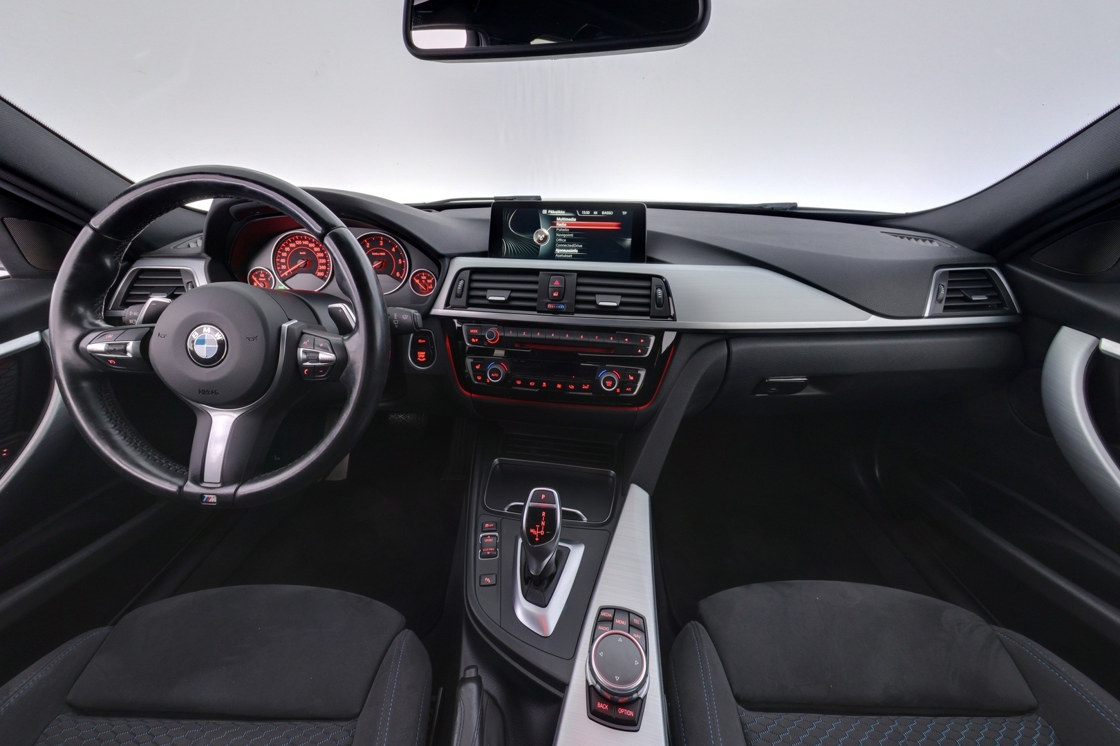 BMW 330 2016