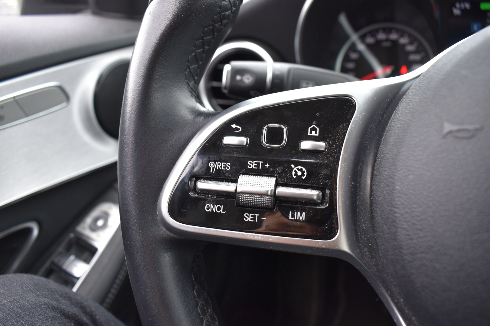 MERCEDES-BENZ C 2020