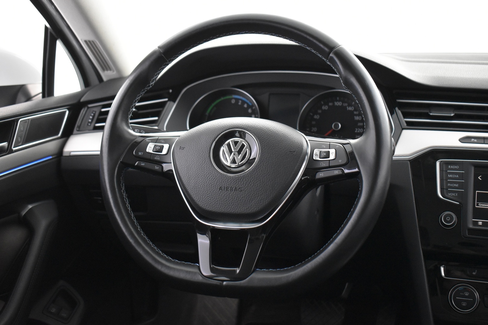 VOLKSWAGEN Passat 2016