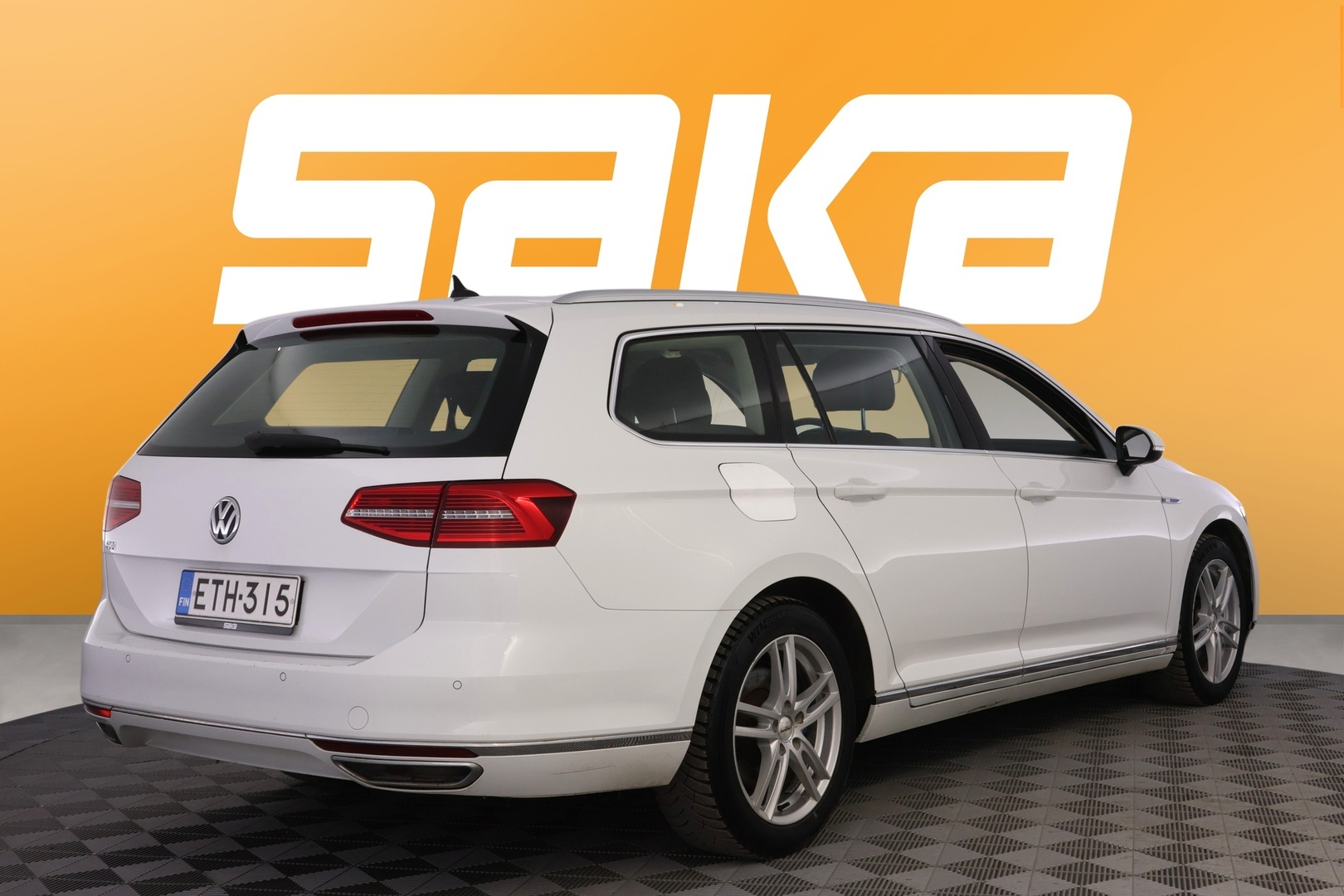 VOLKSWAGEN Passat 2016