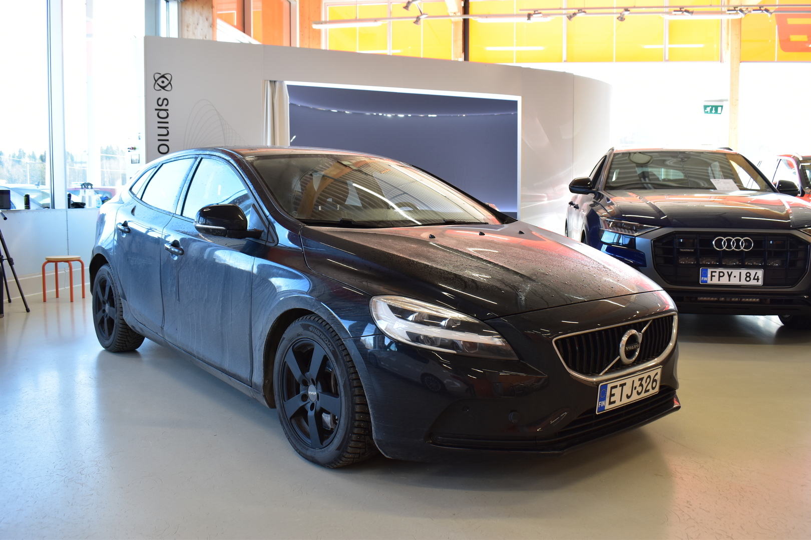 VOLVO V40 2017