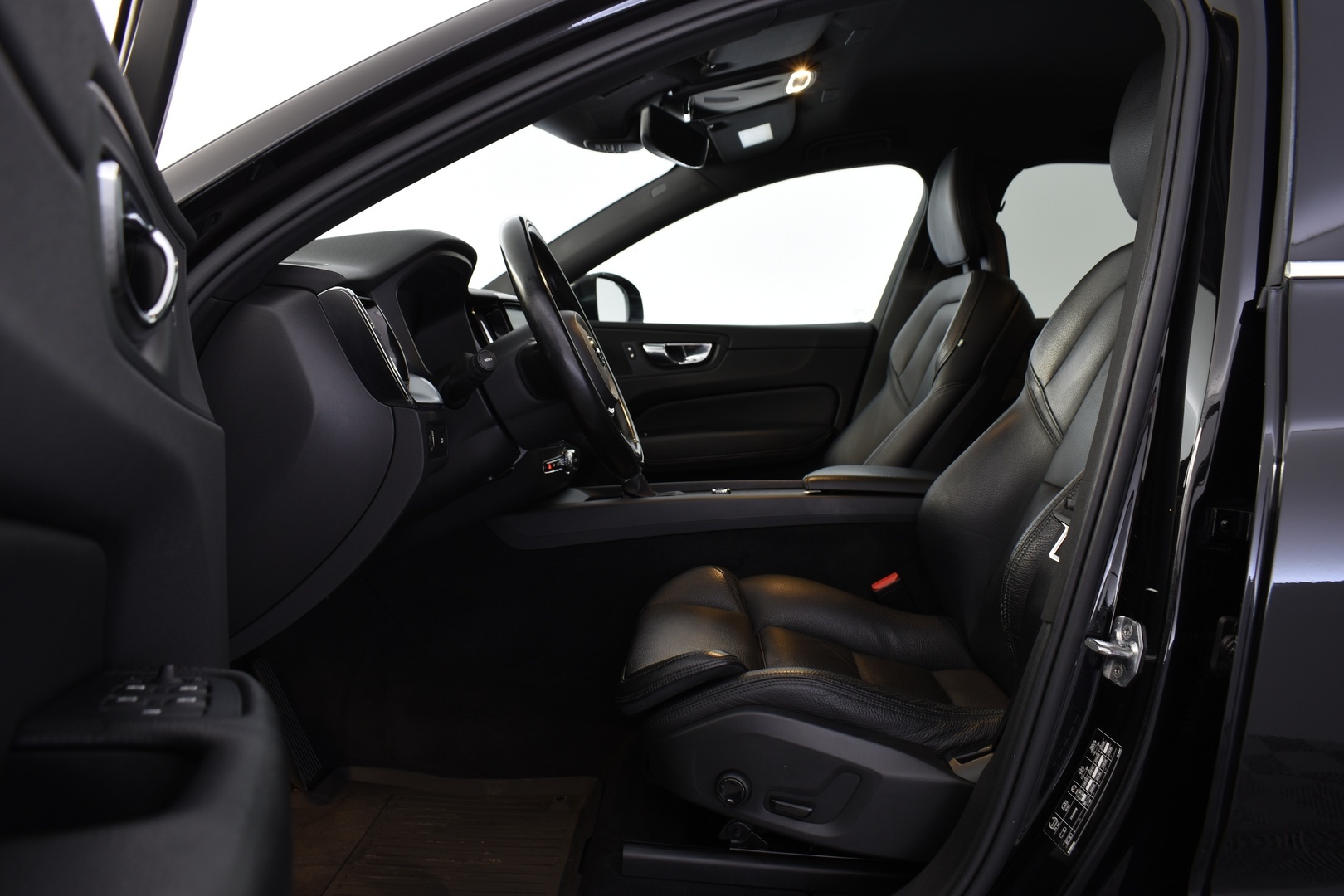VOLVO XC60 2018