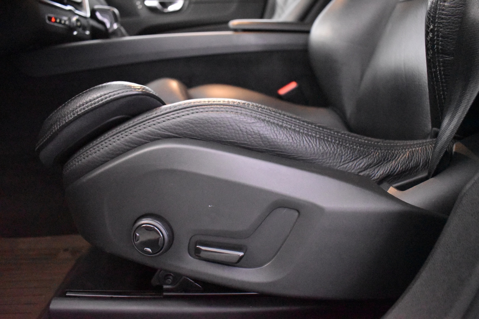 VOLVO XC60 2018