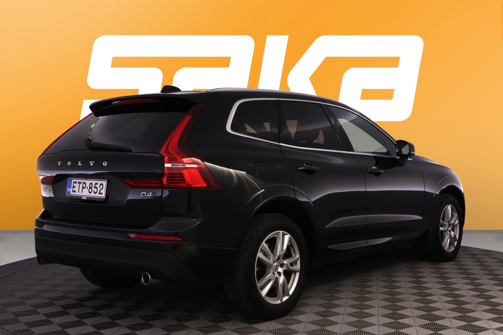 VOLVO XC60 2018