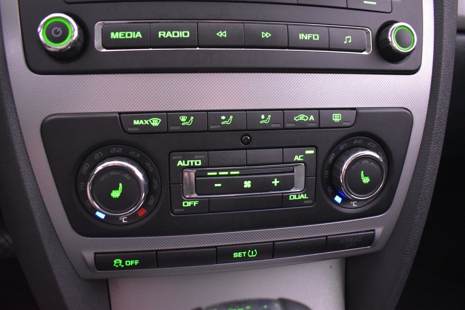 SKODA Octavia 2012
