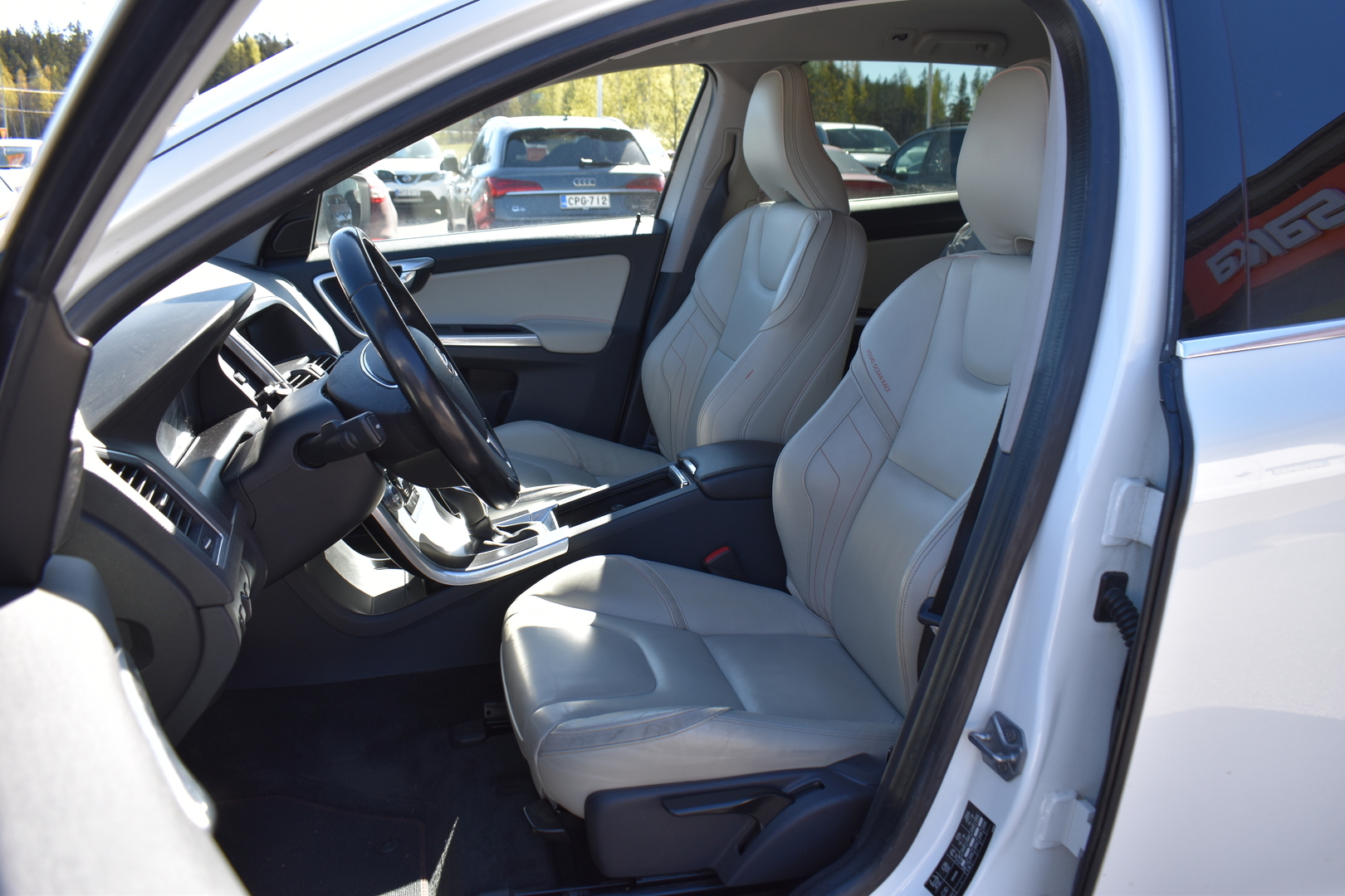 VOLVO XC60 2015