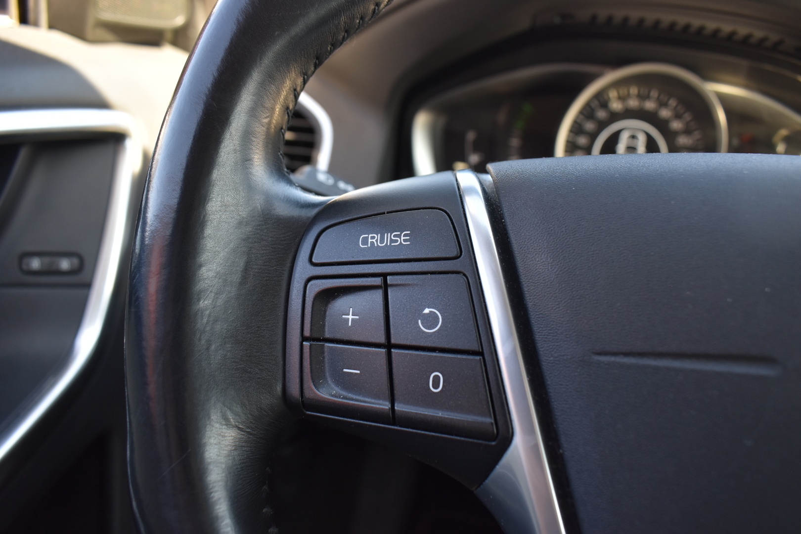 VOLVO XC60 2015