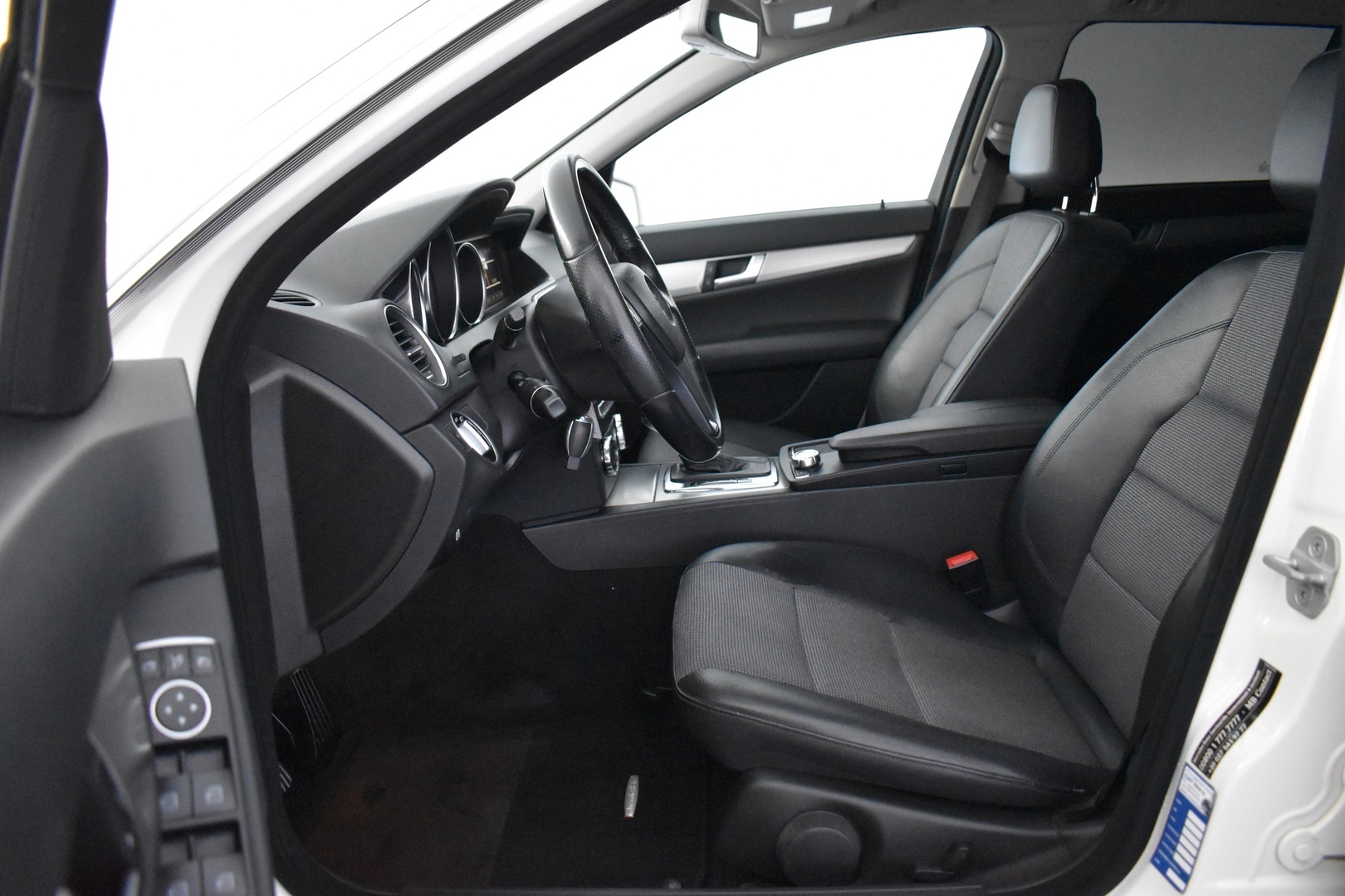 MERCEDES-BENZ C 2012