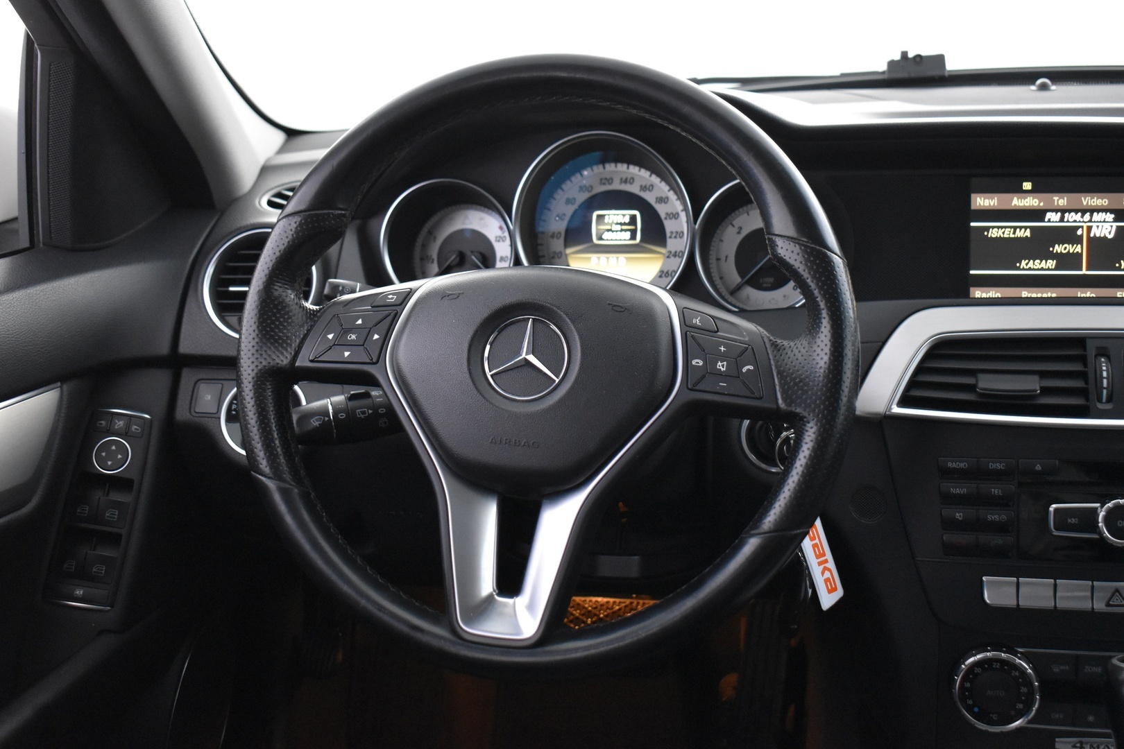 MERCEDES-BENZ C 2012