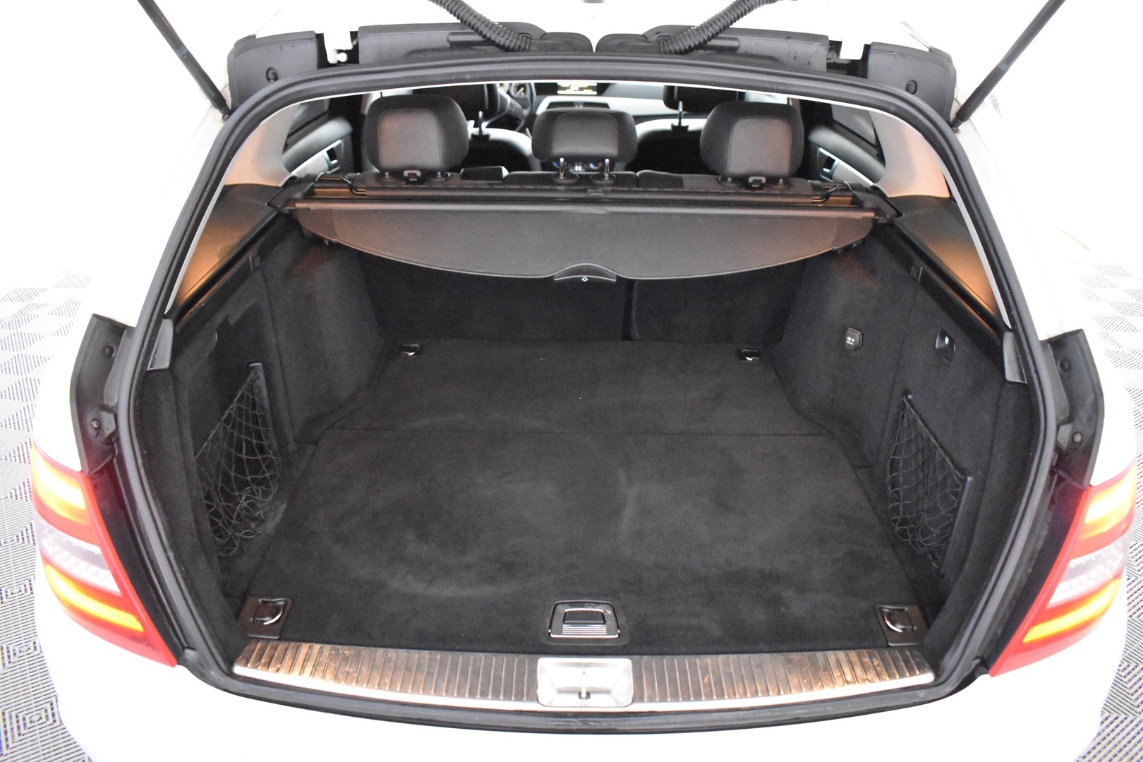 MERCEDES-BENZ C 2012