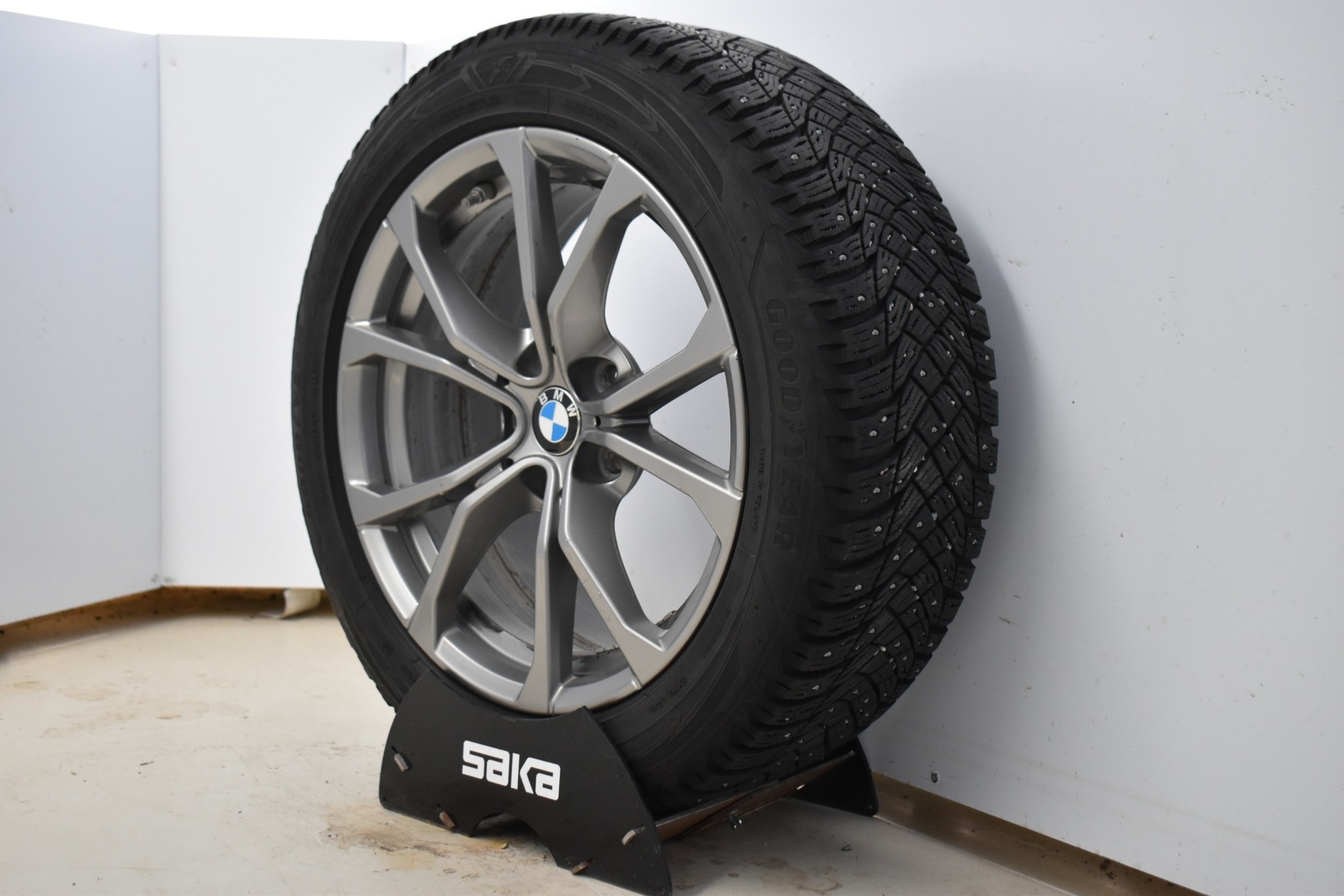 BMW 330 2019