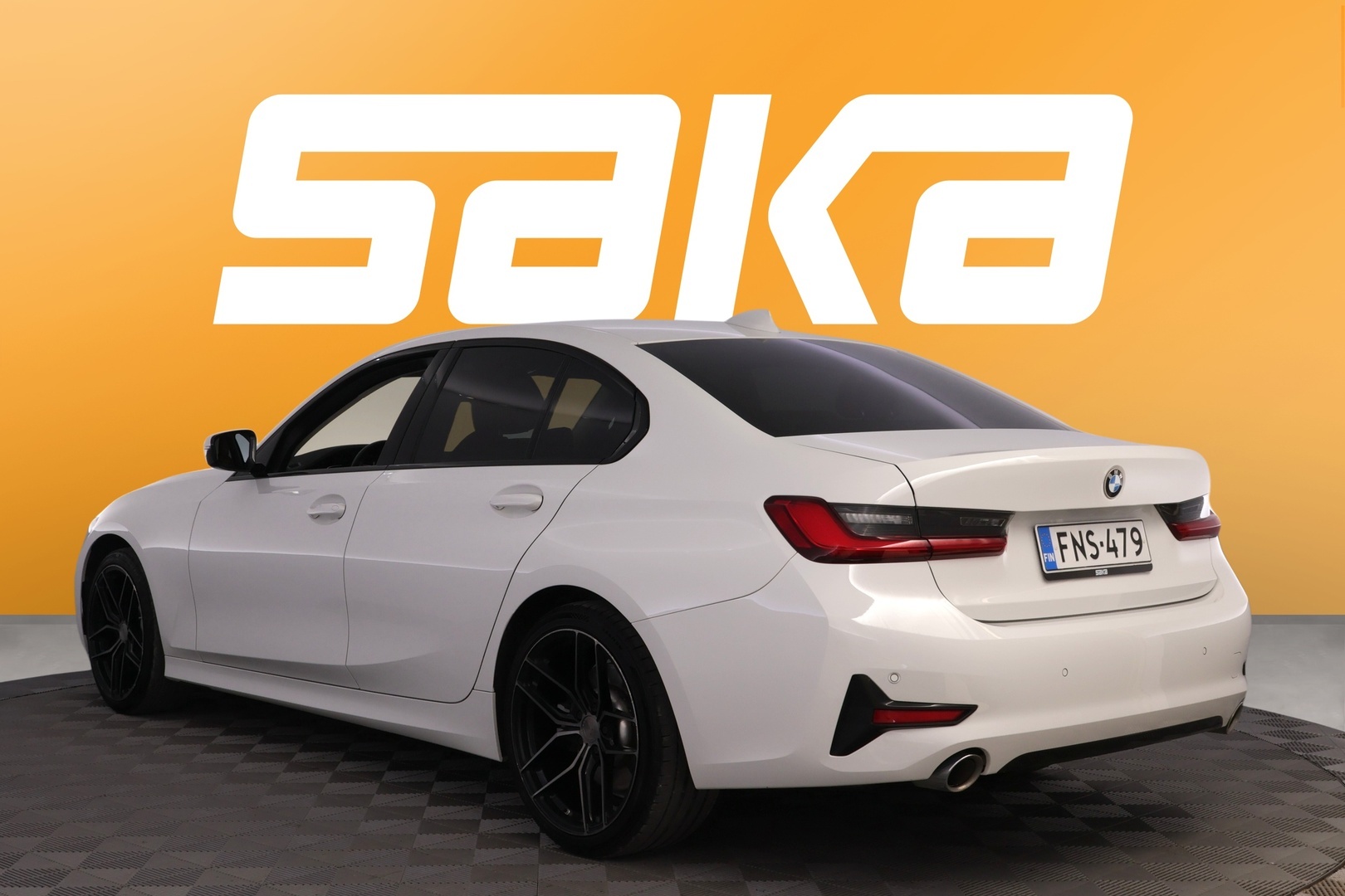 BMW 330 2019