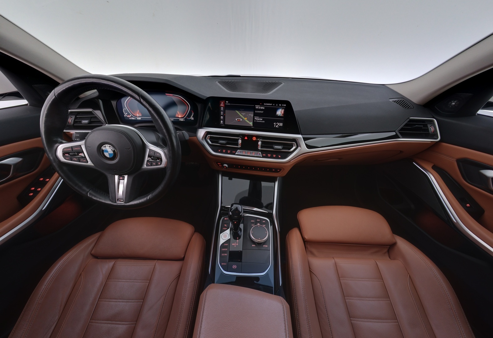 BMW 330 2019