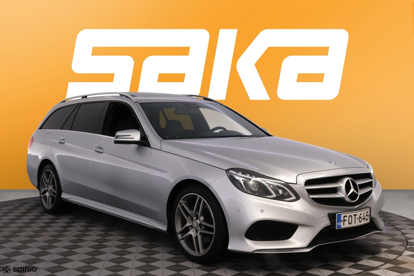 MERCEDES-BENZ E 2016