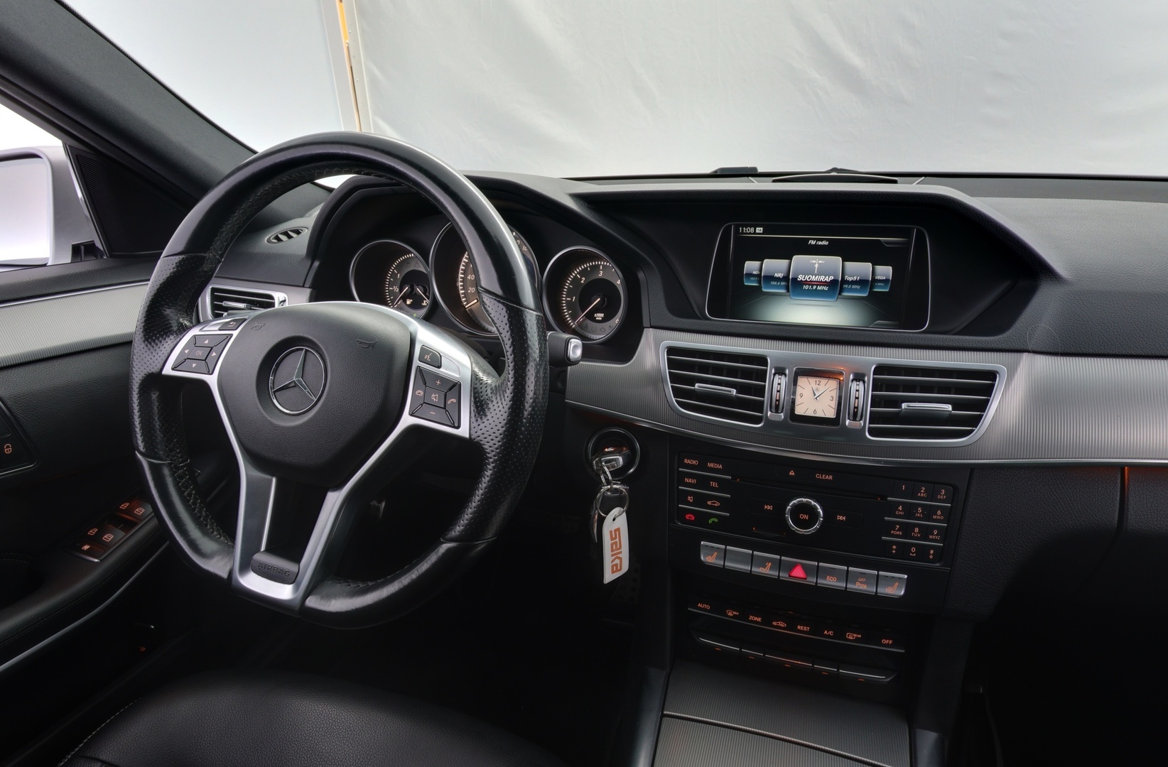 MERCEDES-BENZ E 2016