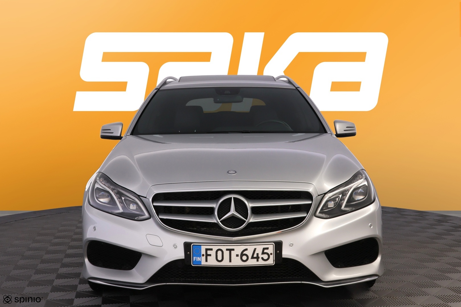 MERCEDES-BENZ E 2016